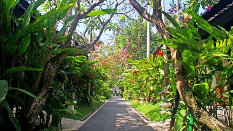 Candi Beach Resort & Spa